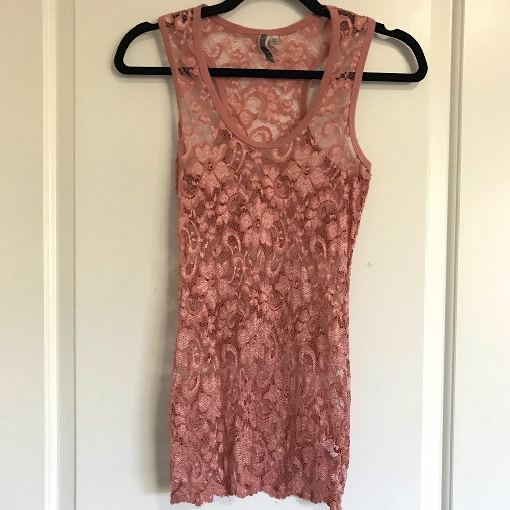 Cute lace tank! Great Condition